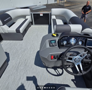 Bennington S20 with 90 Hp